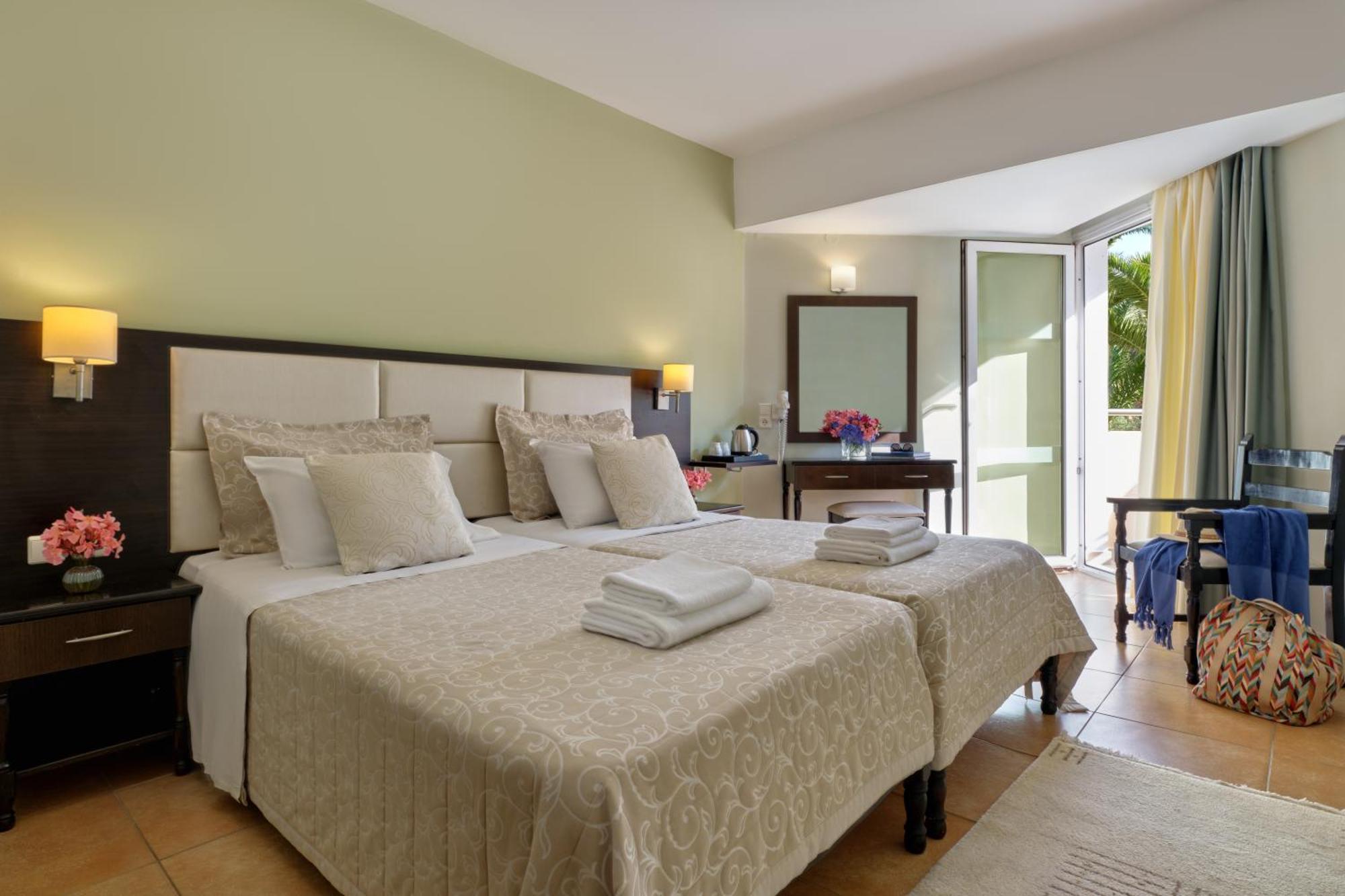 Aphrodite Hotel Mithimna Phòng bức ảnh